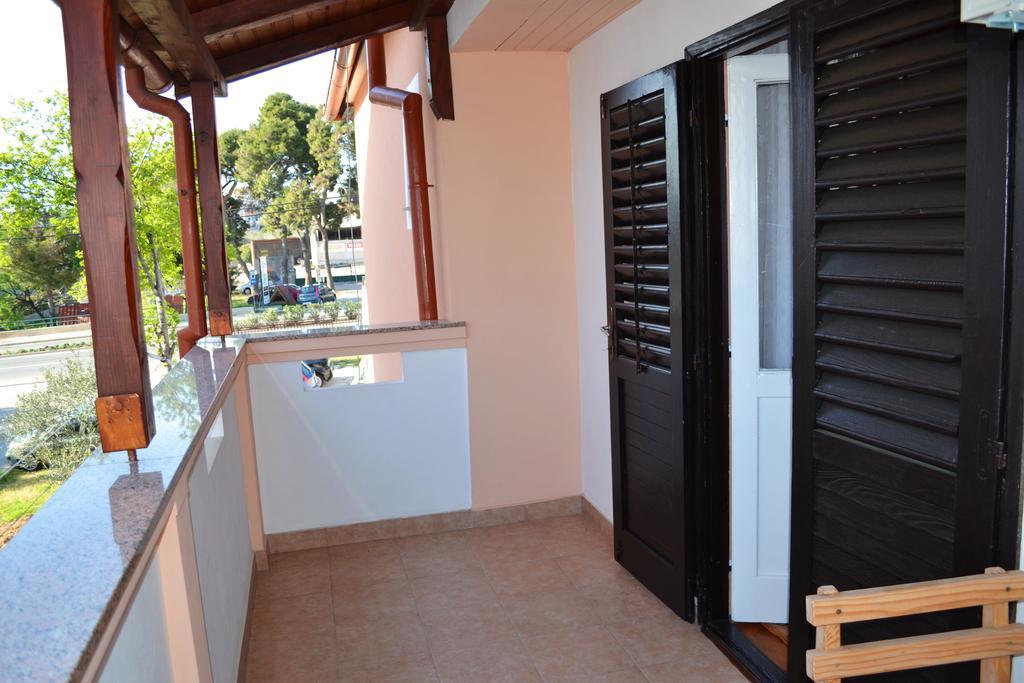 Apartment And Rooms Toka Zadar Quarto foto