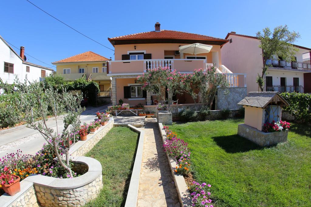 Apartment And Rooms Toka Zadar Quarto foto